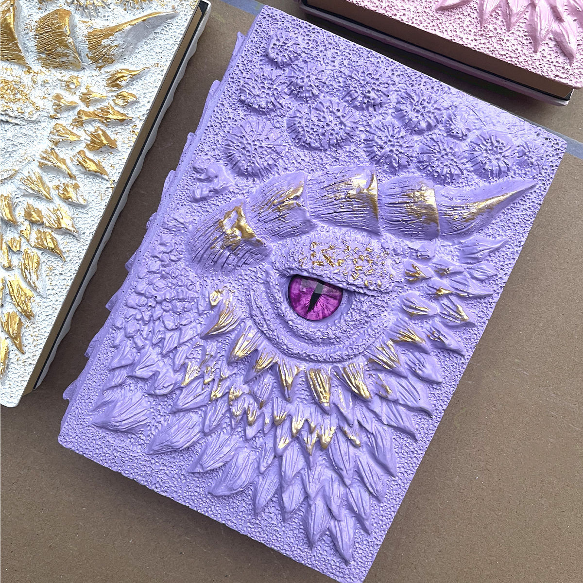 New Clear Cream-Colored Resin Animated Dragon Book with Demon's Eye for Independent Site