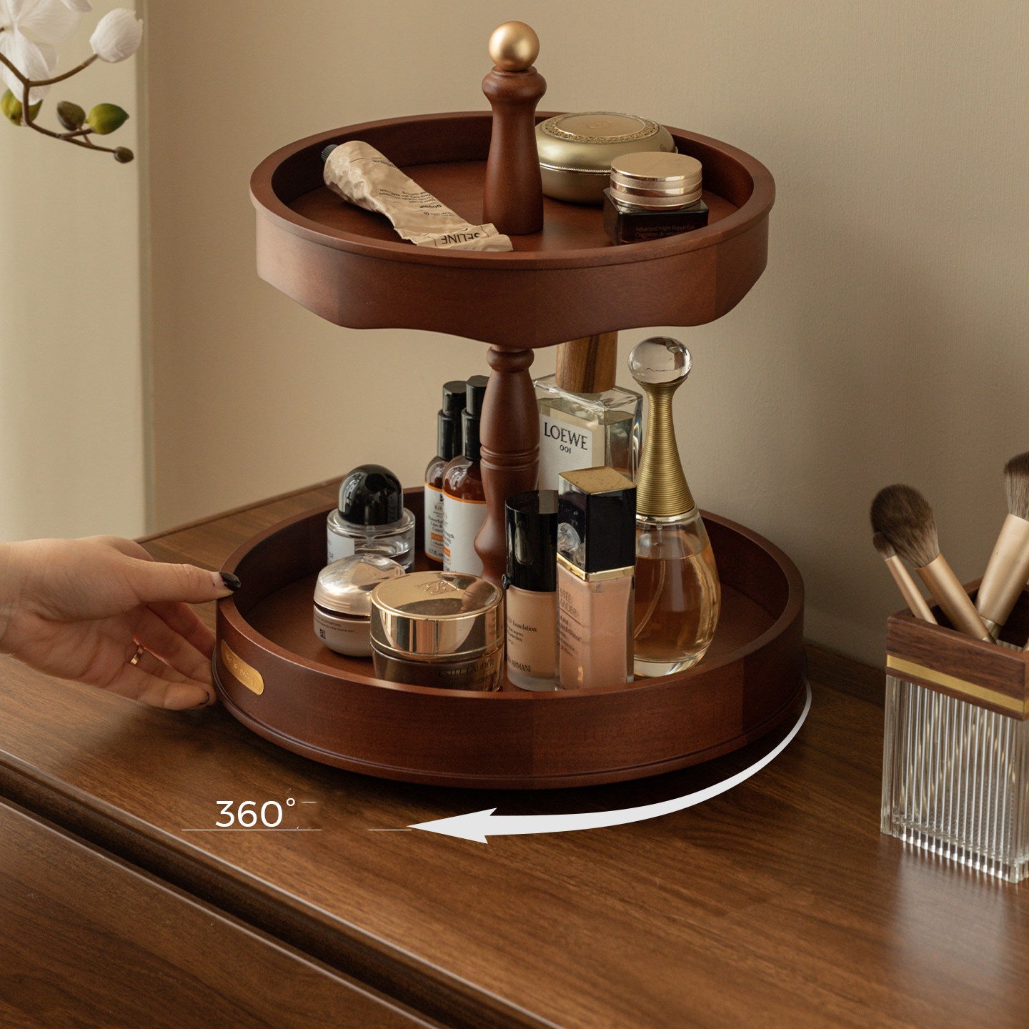 Cosmetics storage box